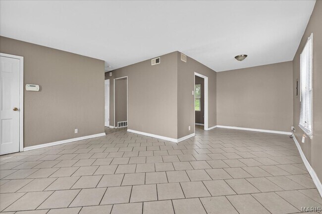 Foto del edificio - 6018 Evergreen Blvd