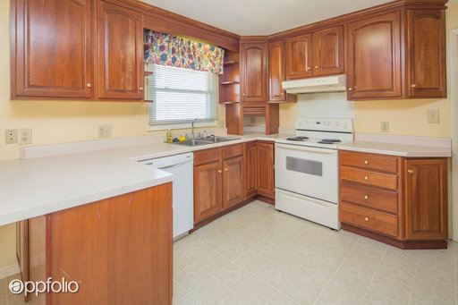 Building Photo - 614 Wendover Dr