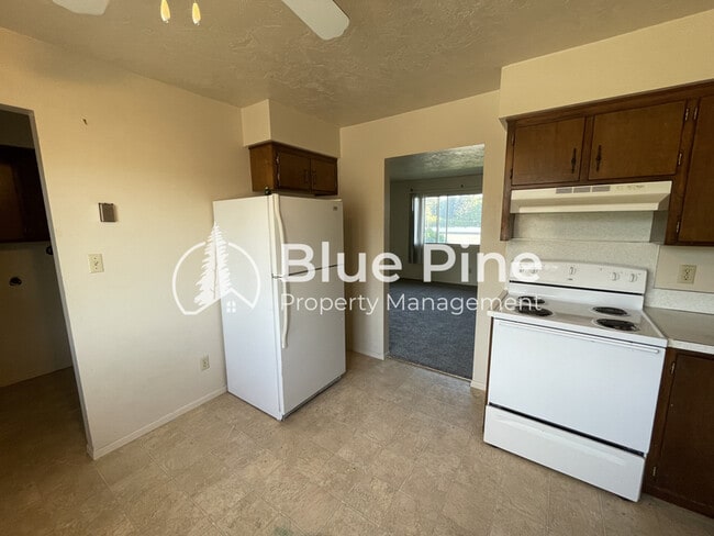 Building Photo - 1489 Mountain View Ln