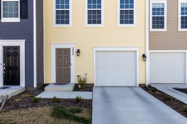 Foto del edificio - Beautiful, Like New 3 Bedroom Townhome in ...