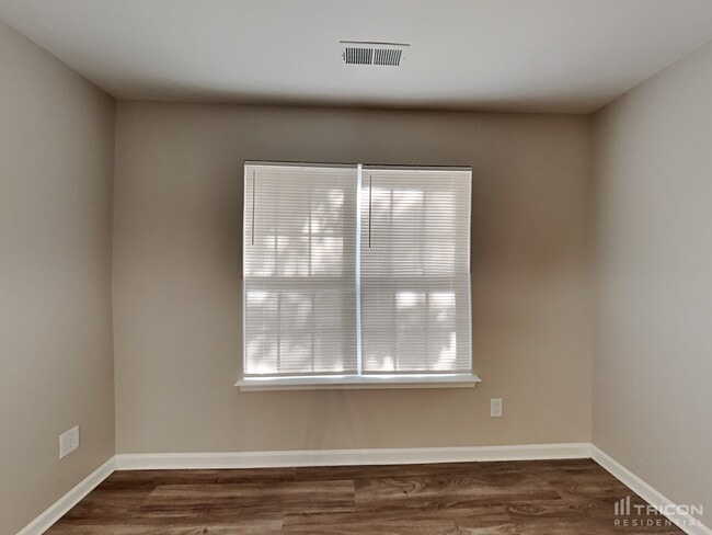 Building Photo - 1916 Lexington Ave