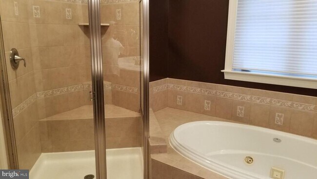 Foto del edificio - 1587 Rutland Way