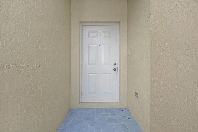 Building Photo - 2146 Ensenada Terrace