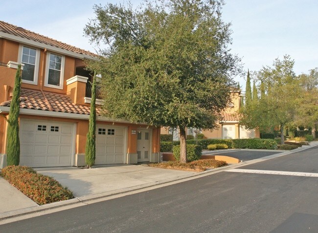 Building Photo - 6119 Country Club Pkwy