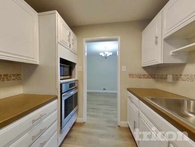 Foto del edificio - 1952 S Tennyson St