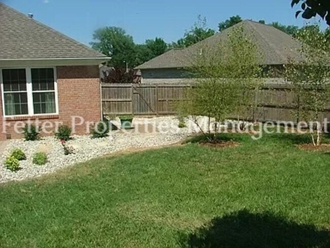 Building Photo - Summer Special.! Half Off First Months Rent!