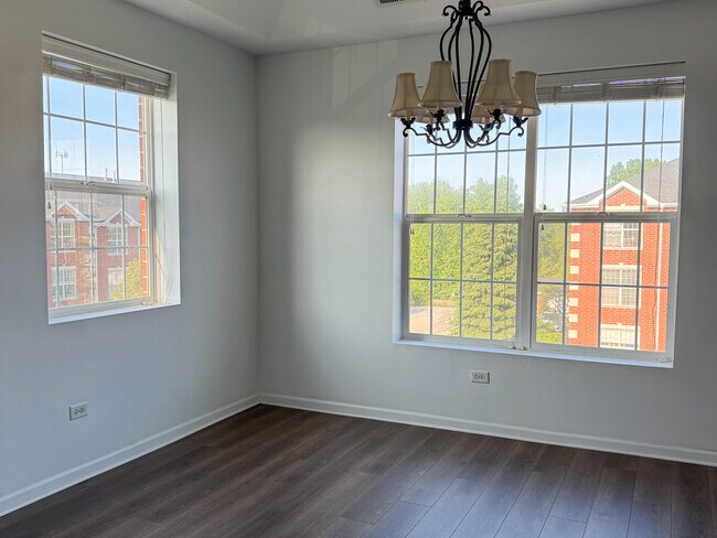 Foto del edificio - 16600 Liberty Cir