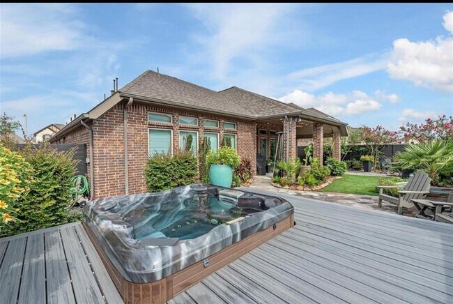 Foto del edificio - 2333 Mayfield Trail Ct