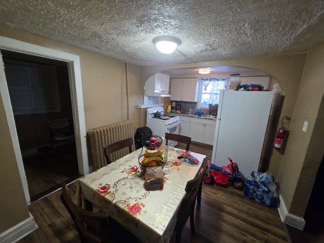 Foto del edificio - 328 W Peach St