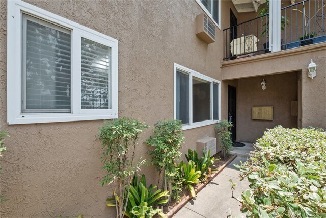 Foto del edificio - 11782 Garden Grove Blvd