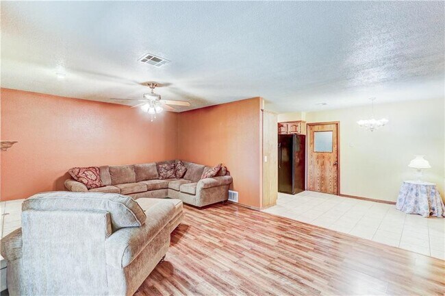 Foto del edificio - 2621 N Grant Ave