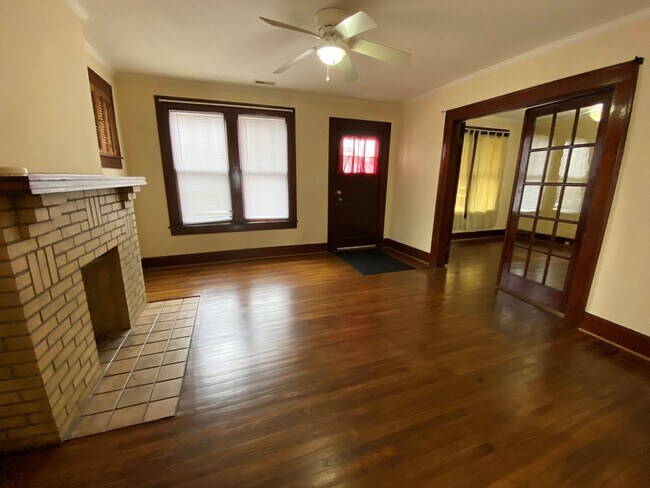 Foto del edificio - 317 E 20th St