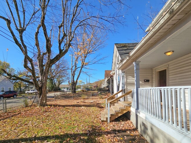 Building Photo - North Knoxville 37917 - 3 bedroom, 1 bath ...