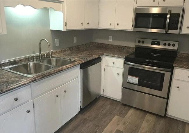 Foto del edificio - 102 Adams Ct