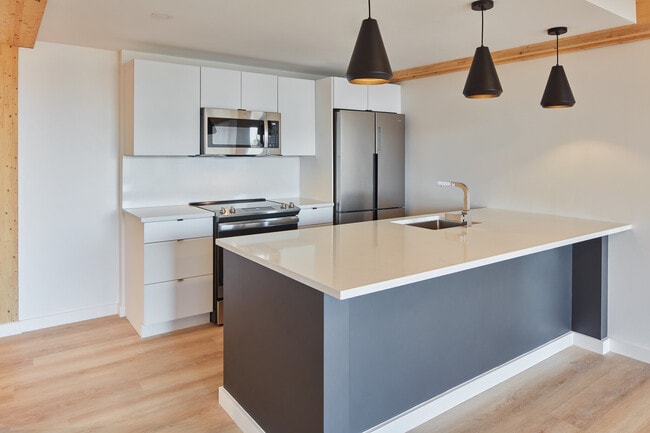 Building Photo - 29 Lenox St