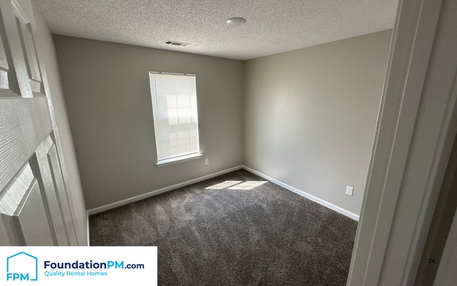 Building Photo - 5948 Cottage Hill Dr