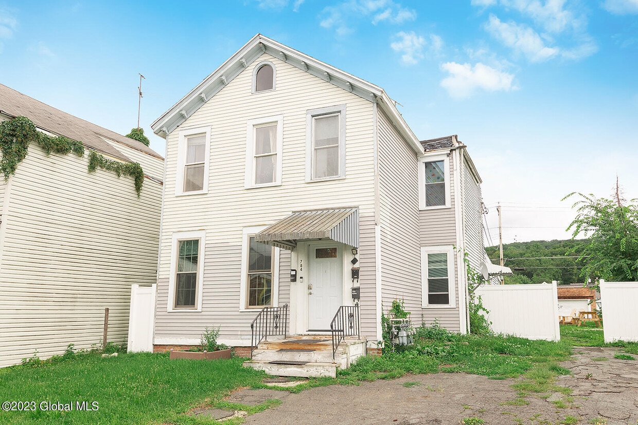 784 4th Ave Unit 1F, Troy, NY 12182 Apartment for Rent in Troy, NY