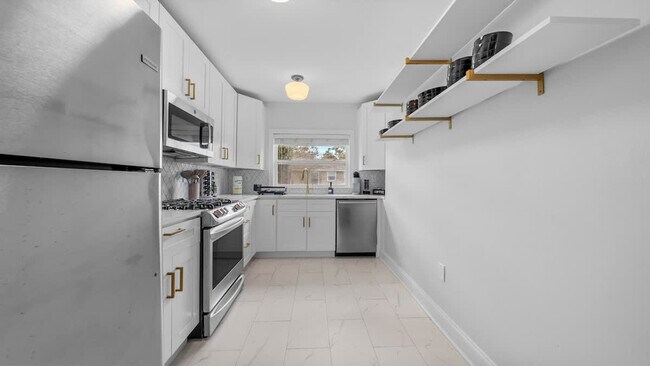 Foto del edificio - 720 1/2 West Woodlawn Avenue-ID1271939P