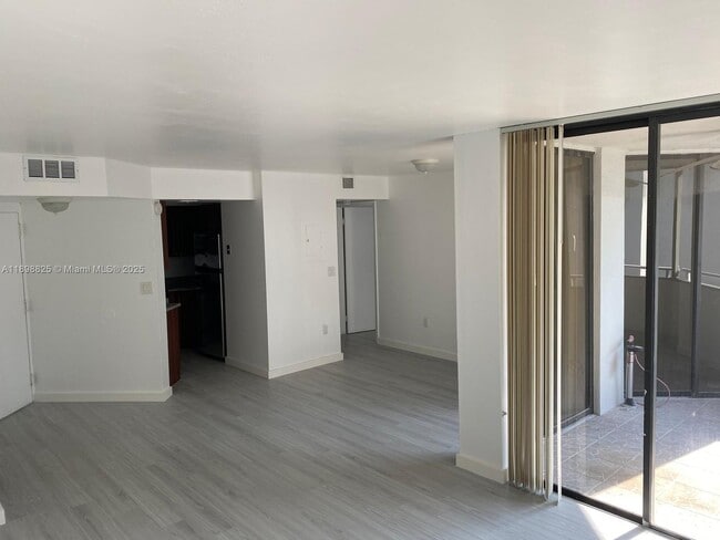 Foto del edificio - 8335 SW 152nd Ave