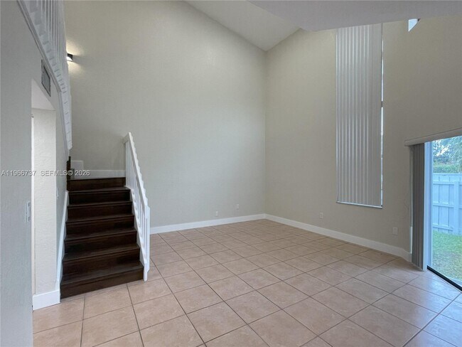 Foto del edificio - 2202 San Remo Cir