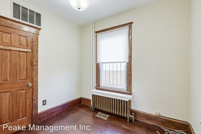 Building Photo - 4 br, 3 bath House - 240 N. Bryan St