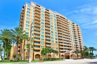 Building Photo - 2665 SW 37th Ave