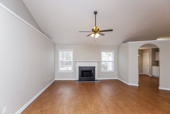 Foto del edificio - 6621 Killington Ct