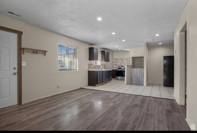 Foto del edificio - 57 N Center St