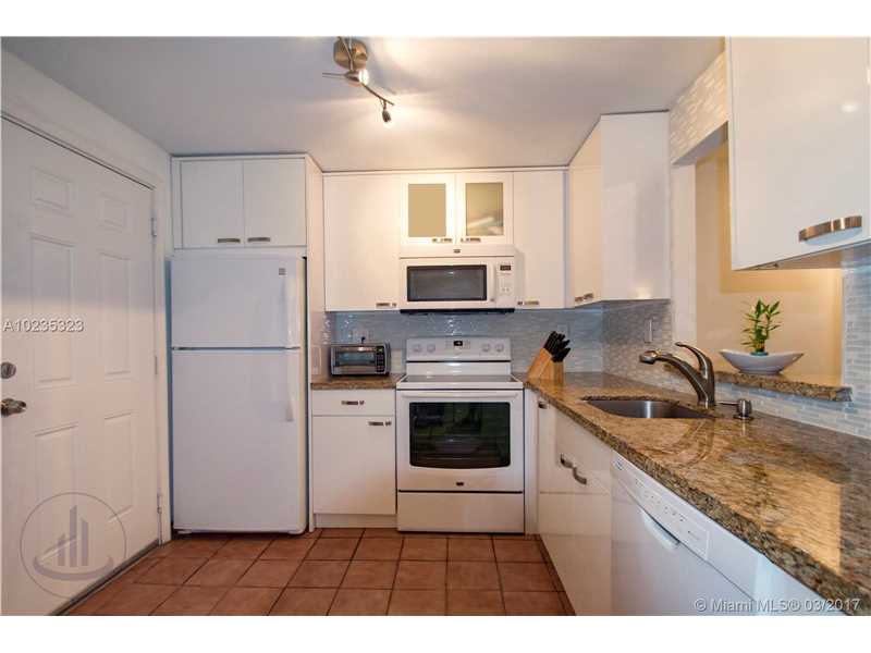 Primary Photo - 3551 NE 169th St