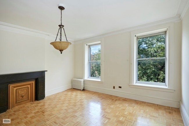 Foto del interior - 4 1st Pl