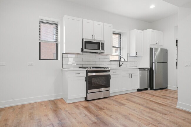Foto del edificio - 2219 N Hamilton Ave