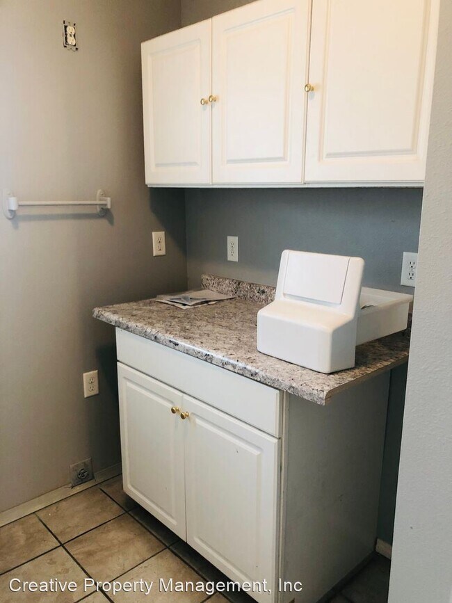 Foto del edificio - 2 br, 2 bath House - 311 5th Ave NW