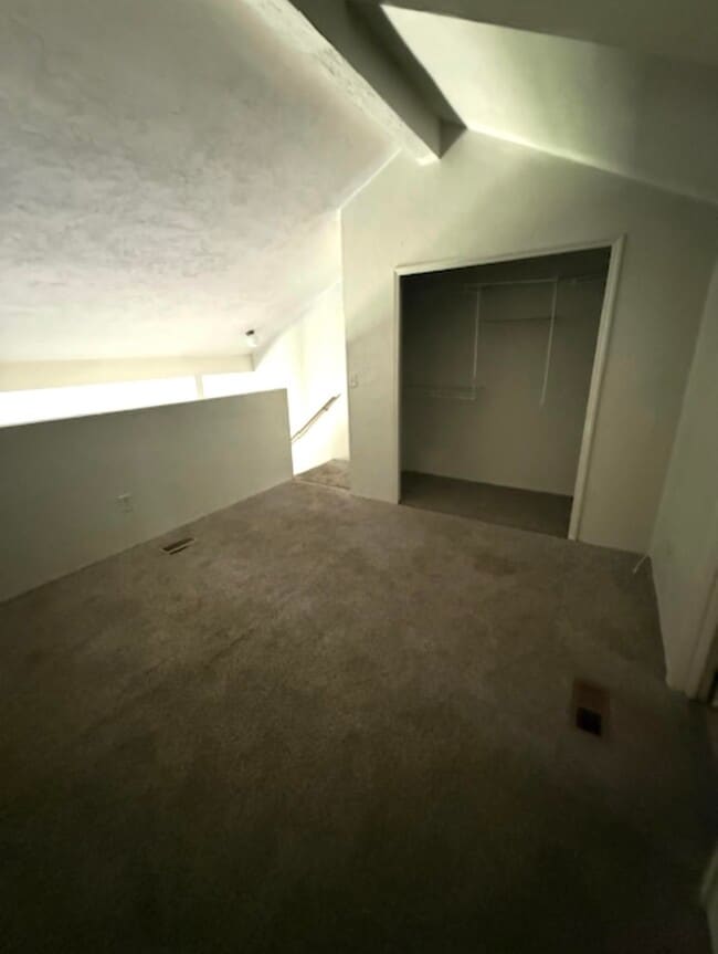 Building Photo - 1830 Nekoma Ct