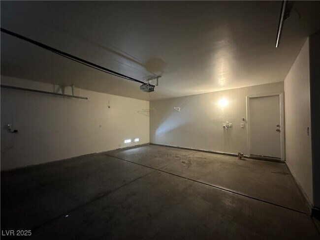 Building Photo - 5926 Mahogany Mountain Dr