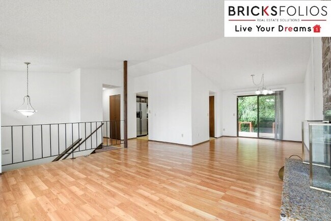 Foto del edificio - Redmond Gem! Live in the award-winning Lake Washington School District.