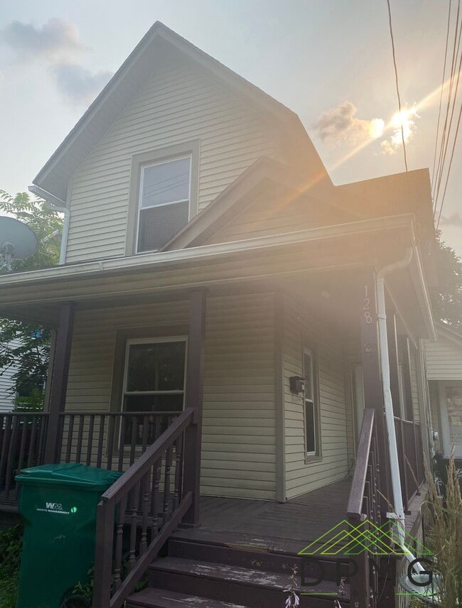 Building Photo - 128 S Hosmer St