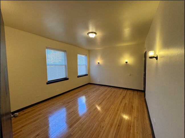 Building Photo - 1 bedroom in Chicago IL 60619