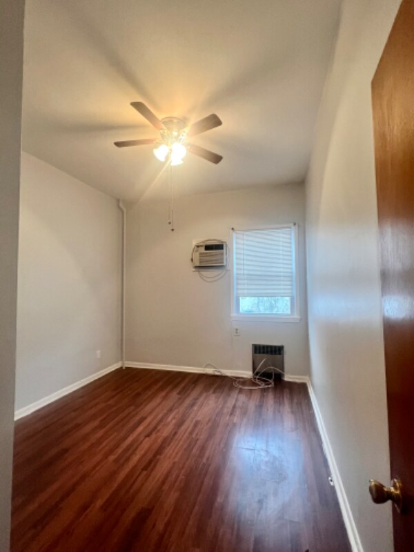 Foto del edificio - 75-01-68 68th Ave