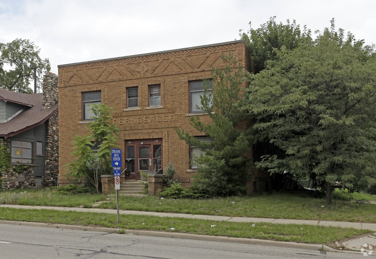 176 W Pike St, Pontiac, MI 48341 Apartments in Pontiac, MI