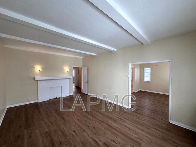 Building Photo - 4161 1/2 Garthwaite Ave.