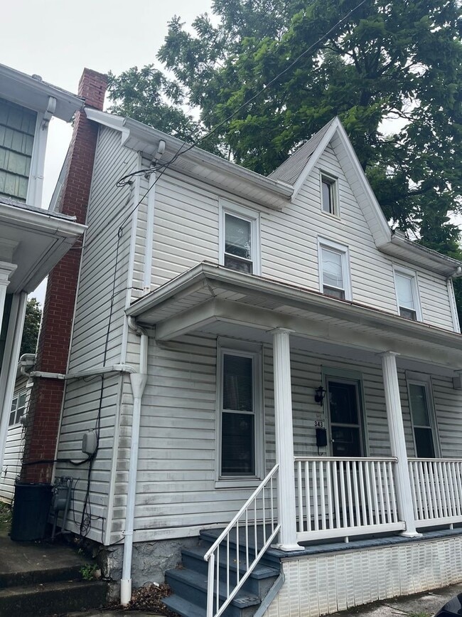 Building Photo - 343 E Orange St