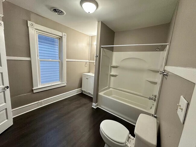 Baño - 322 Boyd Ave