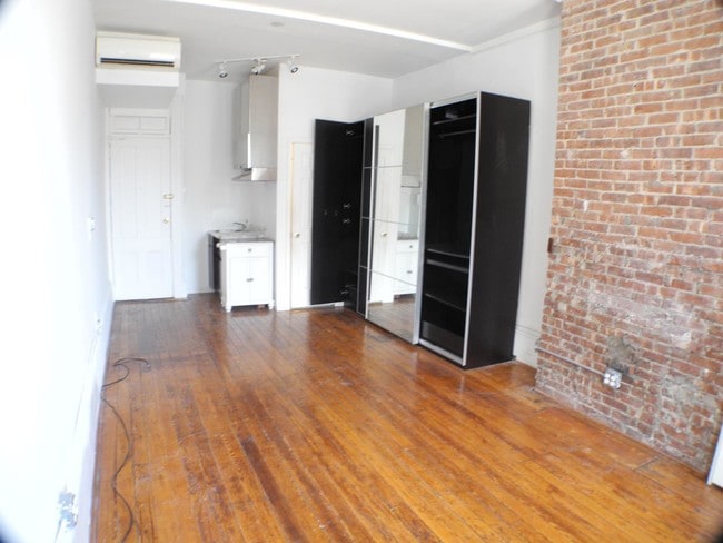 Foto del edificio - 12-07 Jackson Avenue