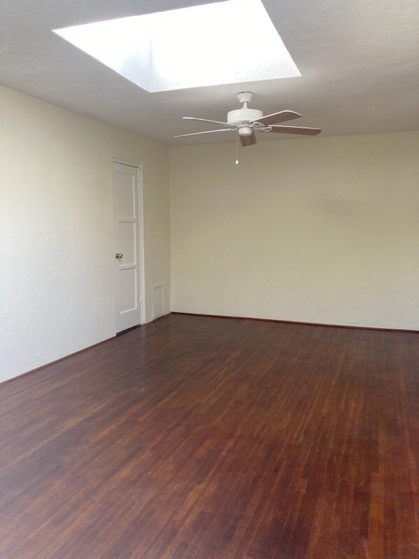 ceiling fan - 4111 W Olive Ave