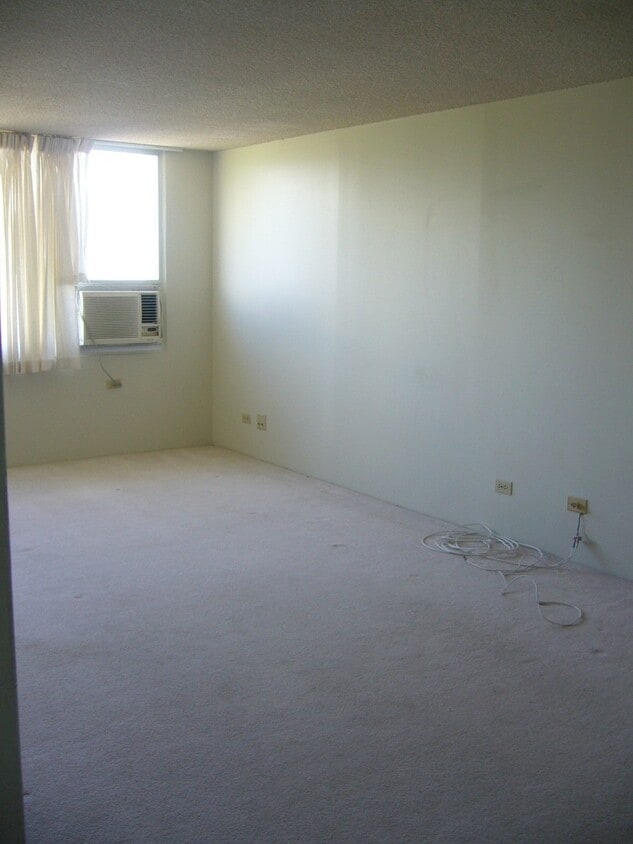 98288288 Kaonohi St Unit r934ach, Aiea, HI 96701 Room for Rent in