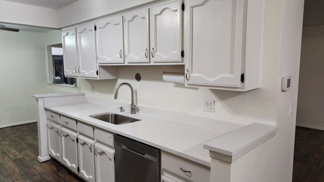 Building Photo - 1226 Charleston Ct