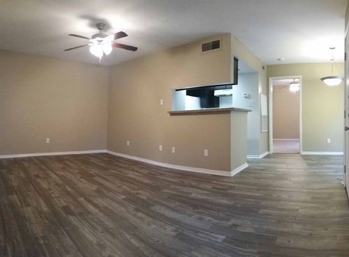 Primary Photo - 502 Longhorn Blvd