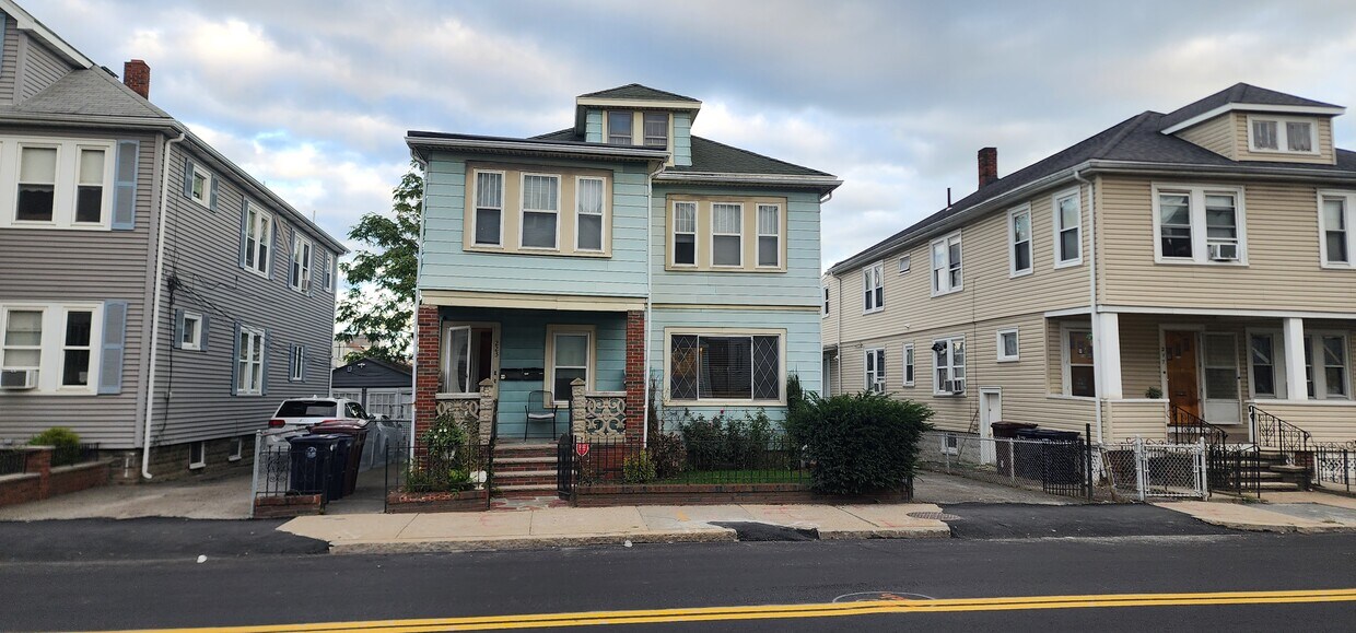 Primary Photo - 223 Ferry St