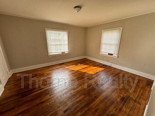 Foto del edificio - 106 N Fairview Cir