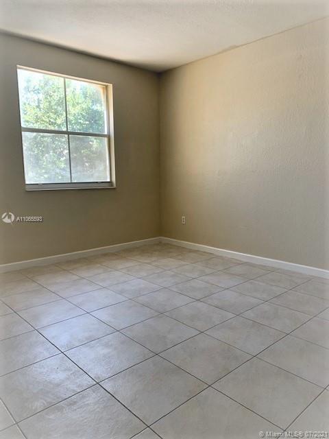 Foto del edificio - 1663 SE 29th St